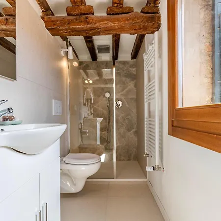 Rialto Charm Boutique Hotel